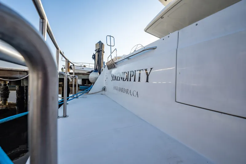 Slide: The Image of Navigator 5700 Rival Pilothouse 2004 - 6028072