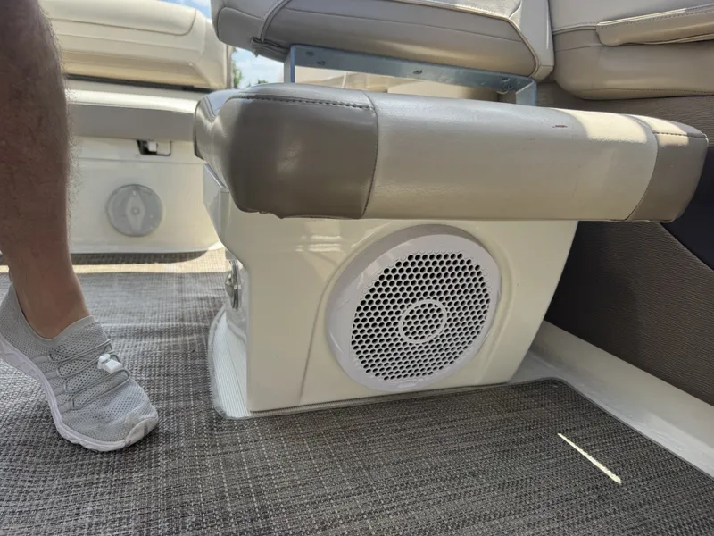 Slide: The Image of 13 Subwoofer - 6041966