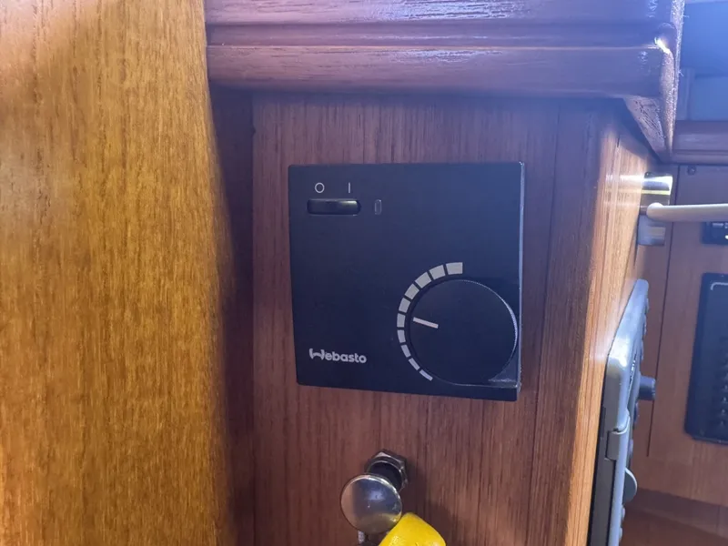 Slide: The Image of Hunter 38 2004 - 6028397