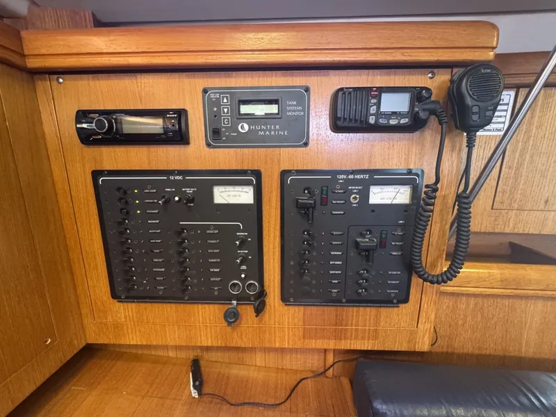 Slide: The Image of Hunter 38 2004 - 6028398