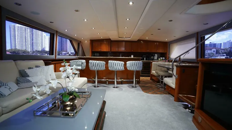 Slide: The Image of Sea Force IX Enclosed Flybridge 2005 - 6028701