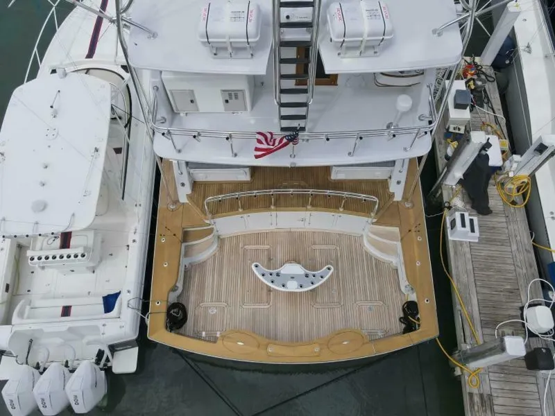 Slide: The Image of Sea Force IX Enclosed Flybridge 2005 - 7381478
