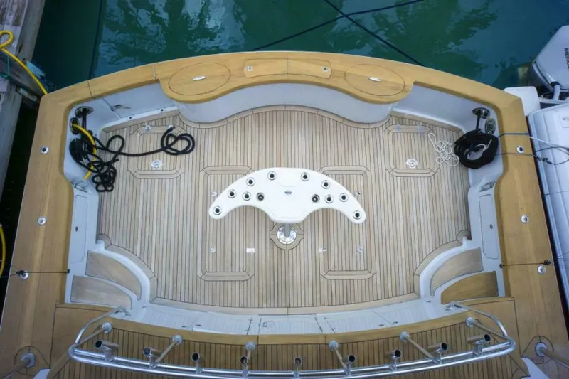 Slide: The Image of Sea Force IX Enclosed Flybridge 2005 - 7381521
