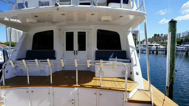Slide: The Image of Sea Force IX Enclosed Flybridge 2005 - 7381531