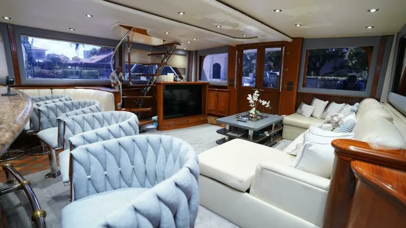 Slide: The Image of Sea Force IX Enclosed Flybridge 2005 - 7381546