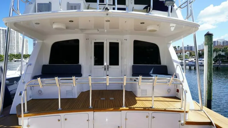 Slide: The Image of Sea Force IX Enclosed Flybridge 2005 - 7381533