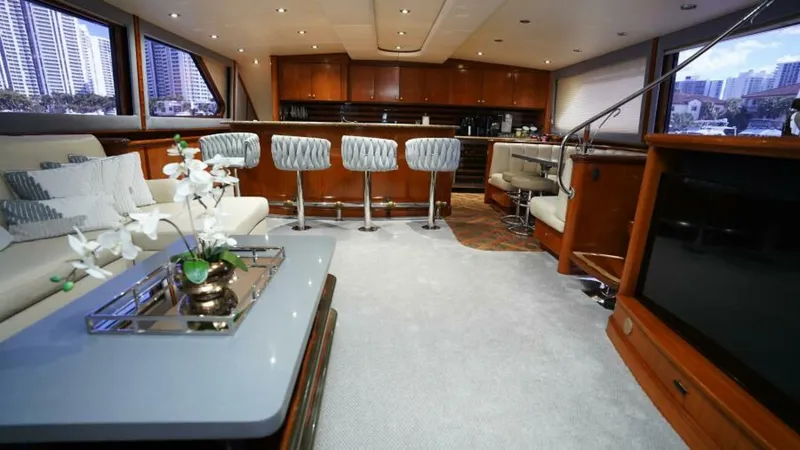 Slide: The Image of Sea Force IX Enclosed Flybridge 2005 - 7381550