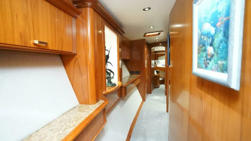 Slide: The Image of Sea Force IX Enclosed Flybridge 2005 - 7381539
