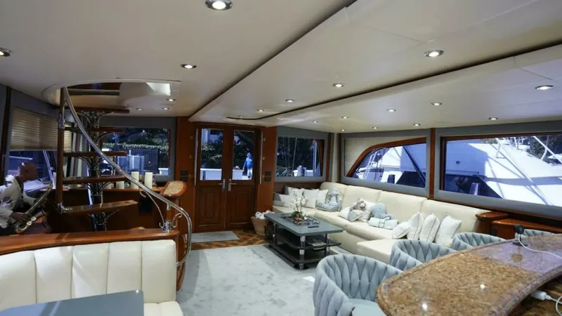 Slide: The Image of Sea Force IX Enclosed Flybridge 2005 - 7381529