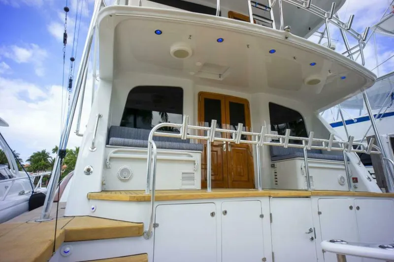 Slide: The Image of Sea Force IX Enclosed Flybridge 2005 - 7381518