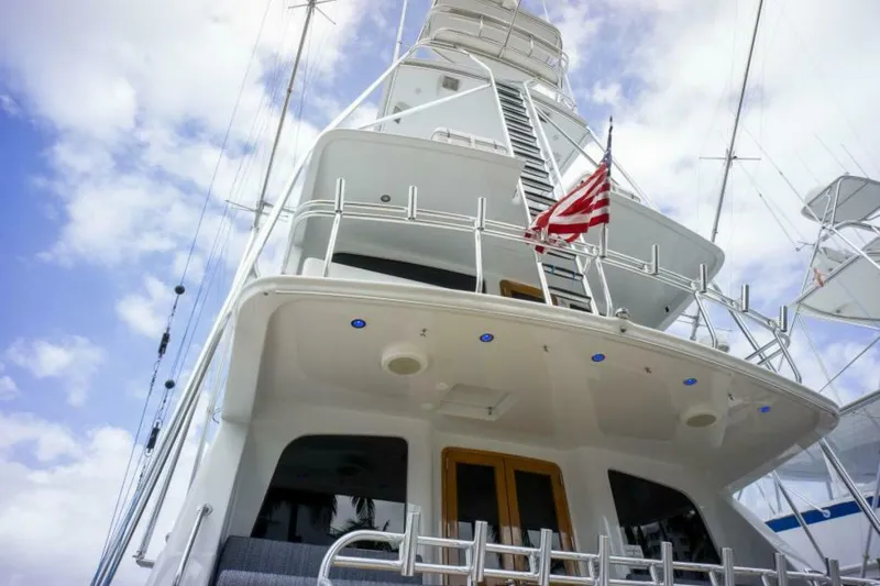 Slide: The Image of Sea Force IX Enclosed Flybridge 2005 - 7381517