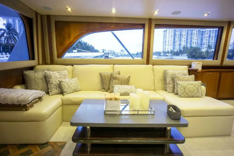 Slide: The Image of Sea Force IX Enclosed Flybridge 2005 - 7381484