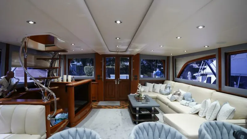 Slide: The Image of Sea Force IX Enclosed Flybridge 2005 - 7381472