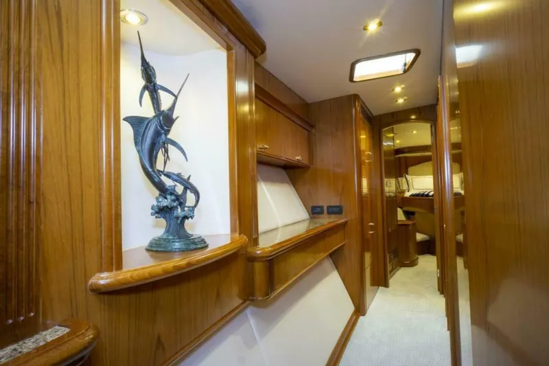 Slide: The Image of Sea Force IX Enclosed Flybridge 2005 - 7381497