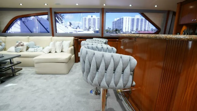 Slide: The Image of Sea Force IX Enclosed Flybridge 2005 - 7381527