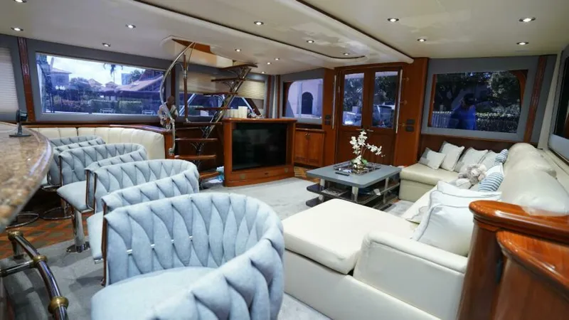 Slide: The Image of Sea Force IX Enclosed Flybridge 2005 - 7381545
