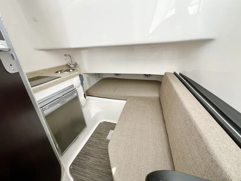 Slide: The Image of Stamas 33T Aventura 2026 - 6028689