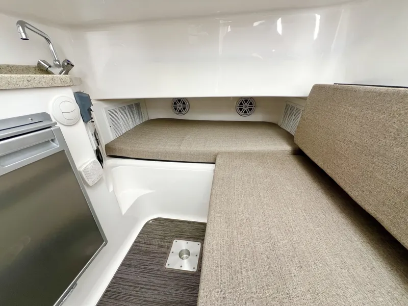 Slide: The Image of Stamas 33T Aventura 2026 - 6028690