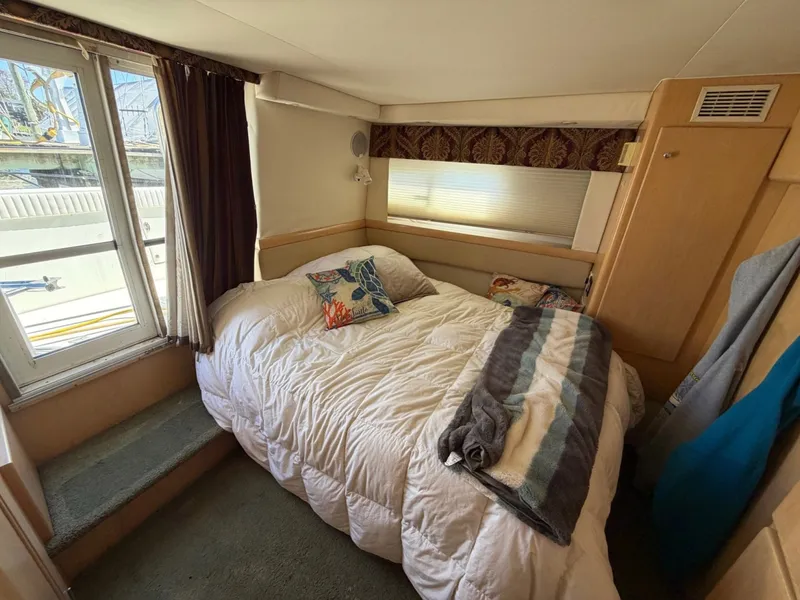 Slide: The Image of Carver Yachts 400 Cockpit MY 1997 - 6029220