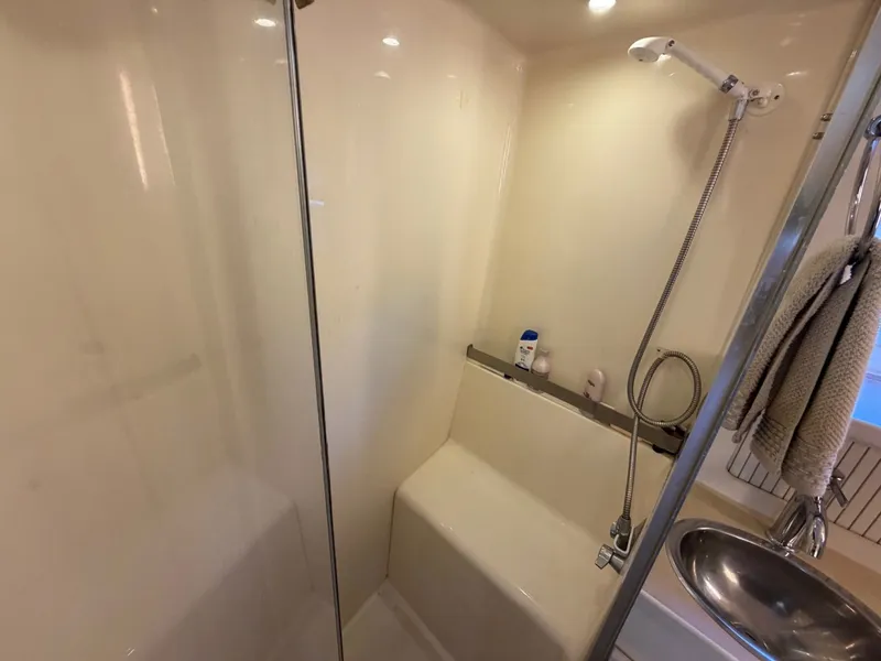 Slide: The Image of Carver Yachts 400 Cockpit MY 1997 - 6029224