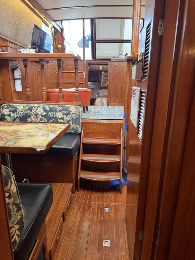 Slide: The Image of President 35 Double Cabin 1988 - 6030171