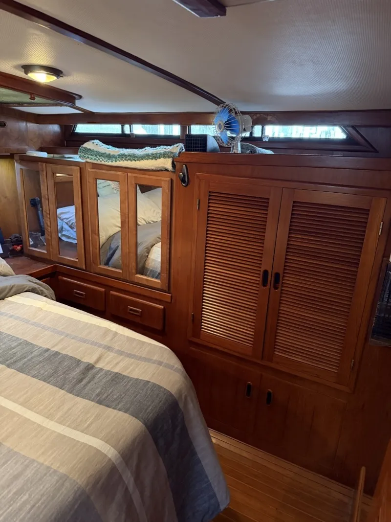 Slide: The Image of President 35 Double Cabin 1988 - 6030283