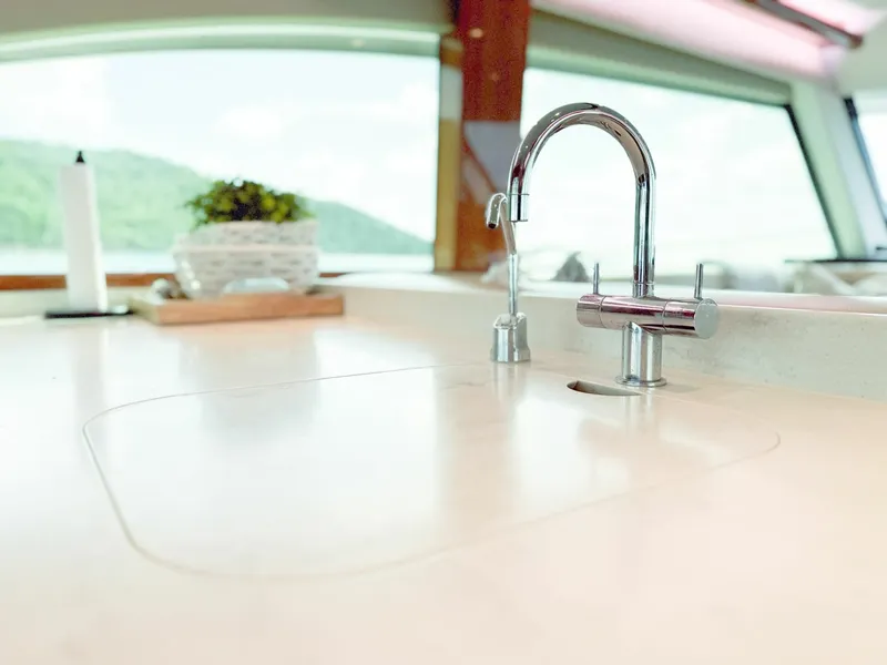 Slide: The Image of Riviera 53 Enclosed Bridge 2015 - 6030331