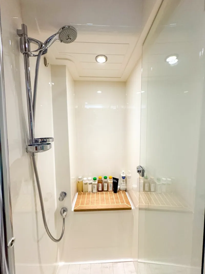 Slide: The Image of Riviera 53 Enclosed Bridge 2015 - 6030332