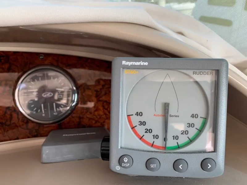 Slide: The Image of Sea Ray 390 Motor Yacht 2004 - 6030207
