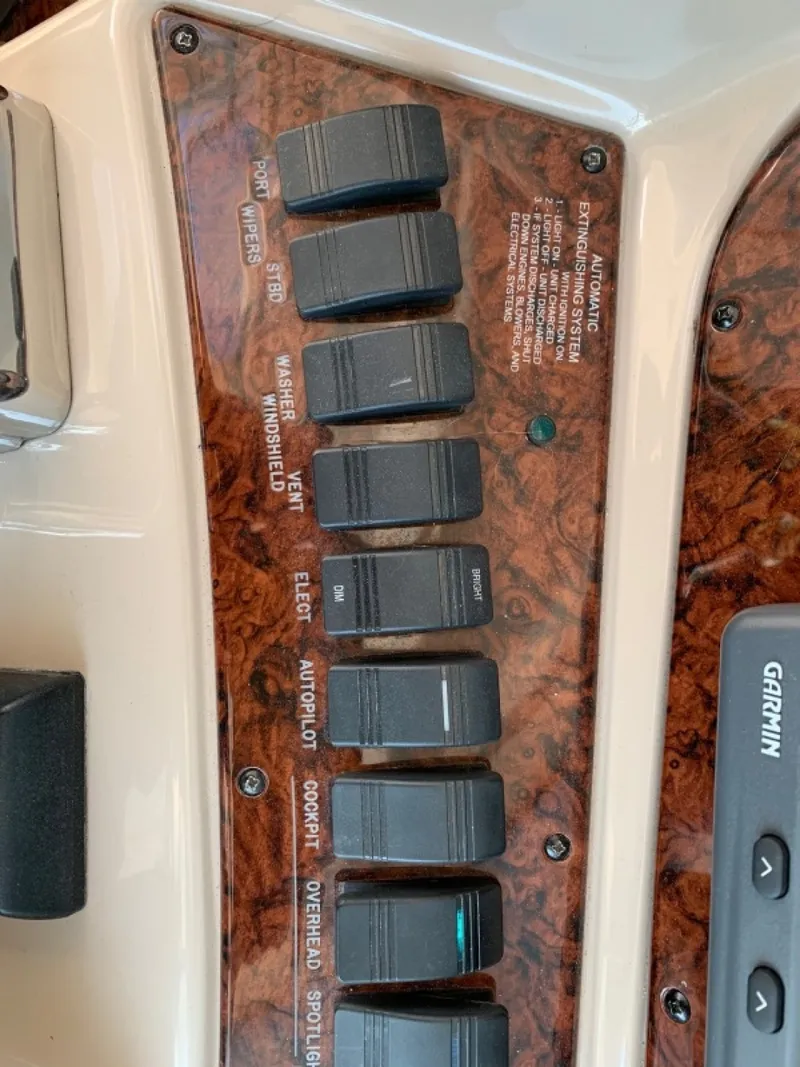 Slide: The Image of Sea Ray 390 Motor Yacht 2004 - 6030212