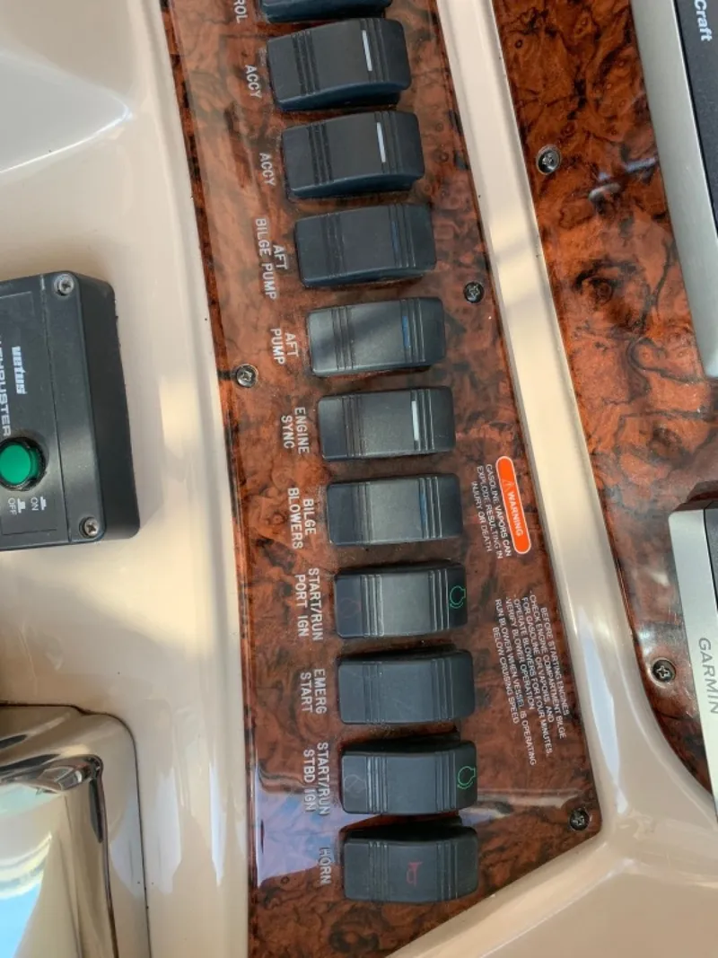 Slide: The Image of Sea Ray 390 Motor Yacht 2004 - 6030216