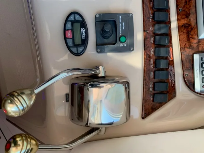 Slide: The Image of Sea Ray 390 Motor Yacht 2004 - 6030218