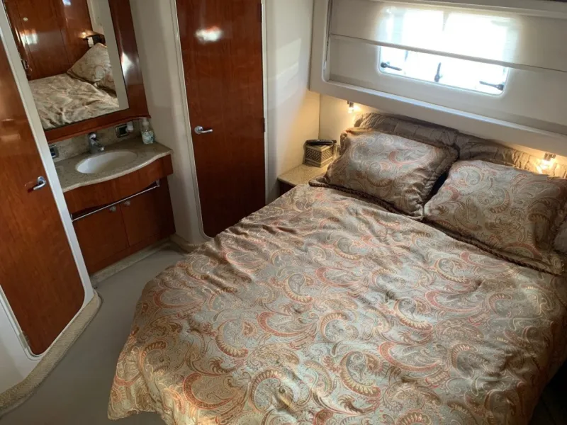 Slide: The Image of Sea Ray 390 Motor Yacht 2004 - 6030252