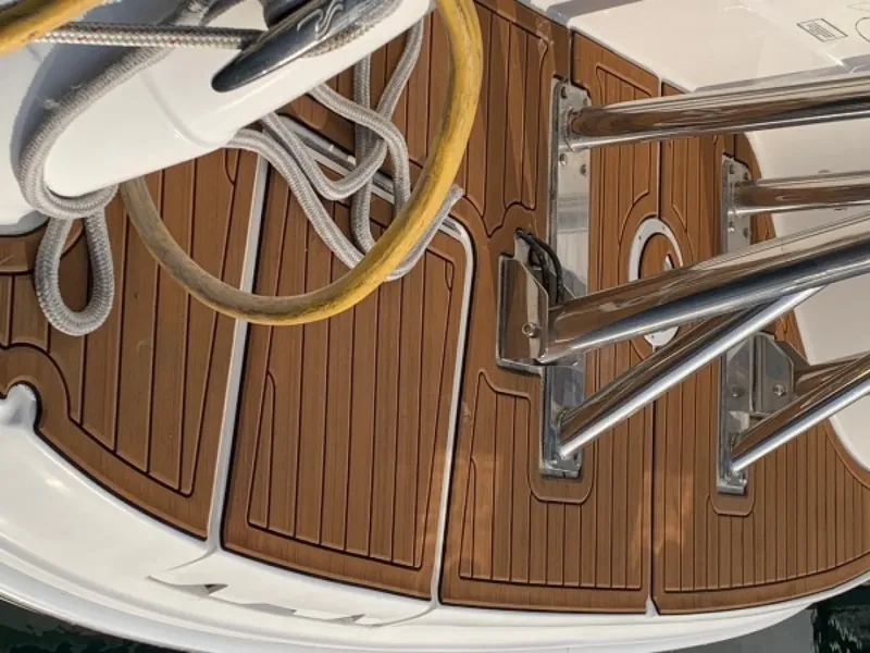 Slide: The Image of Sea Ray 390 Motor Yacht 2004 - 6030186