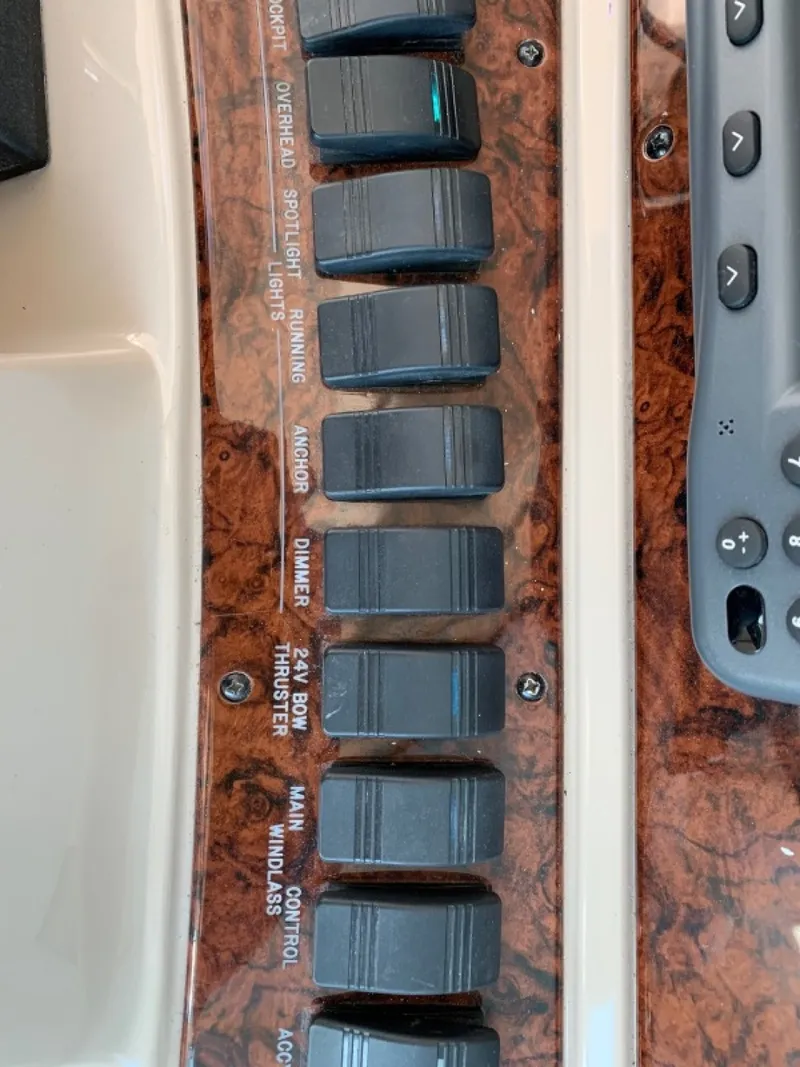 Slide: The Image of Sea Ray 42 2004 - 6030213