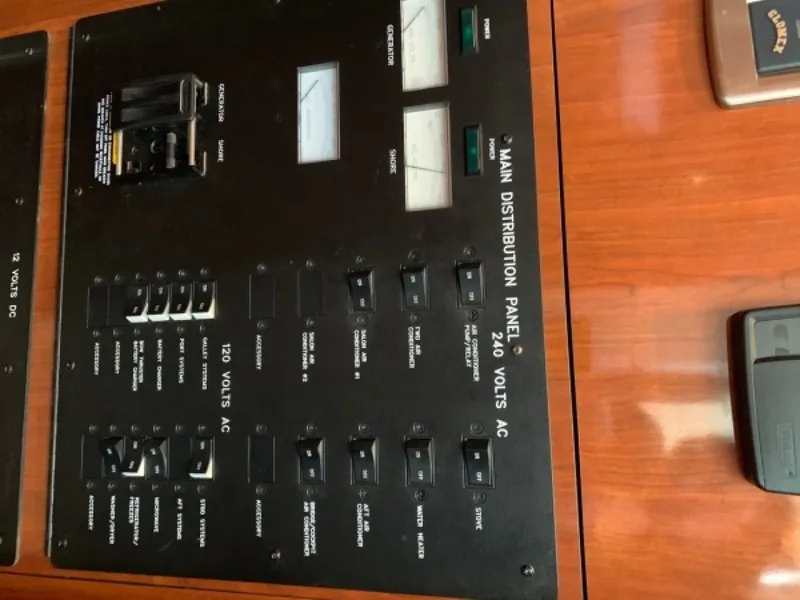 Slide: The Image of Sea Ray 42 2004 - 6030248