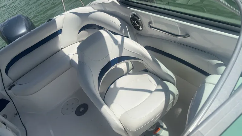 Slide: The Image of Hurricane SunDeck 2400 OB 2013 - 6030460