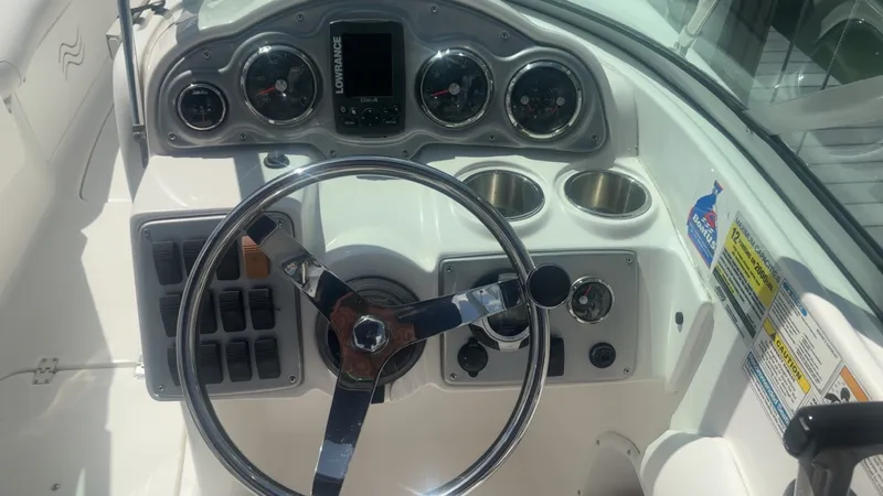 Slide: The Image of Hurricane SunDeck 2400 OB 2013 - 6030456