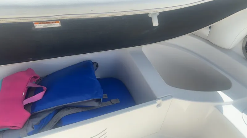 Slide: The Image of Hurricane SunDeck 2400 OB 2013 - 6030452