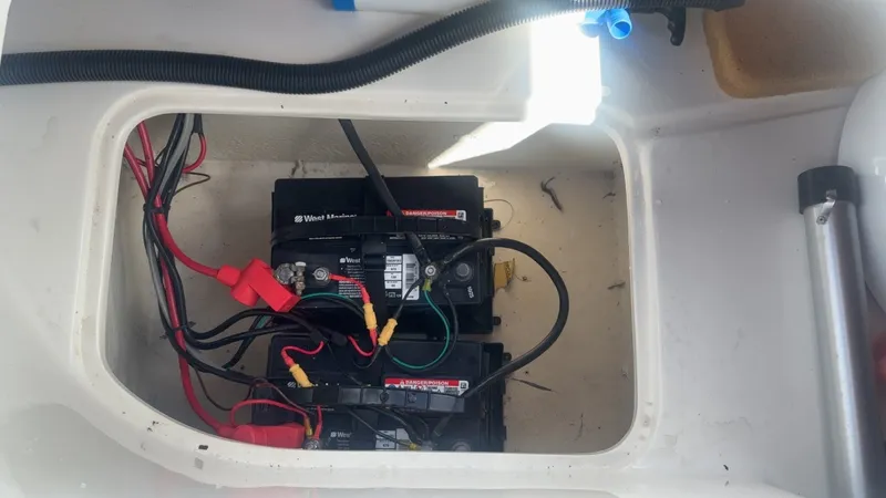 Slide: The Image of Hurricane SunDeck 2400 OB 2013 - 6030467