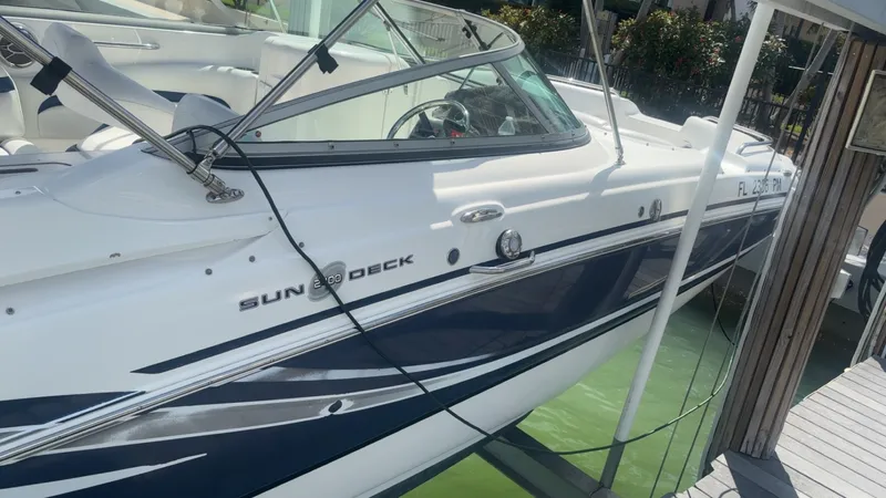 Slide: The Image of Hurricane SunDeck 2400 OB 2013 - 6030469