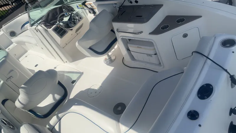 Slide: The Image of Hurricane SunDeck 2400 OB 2013 - 6030464