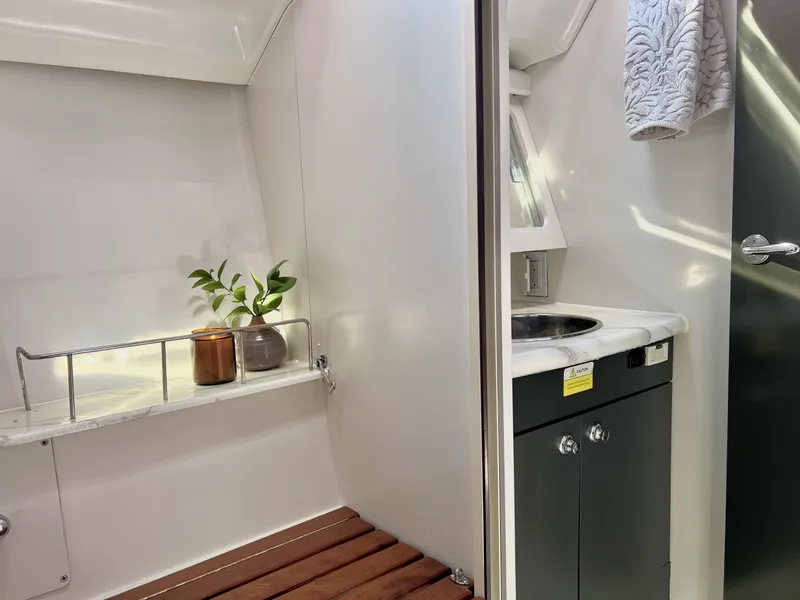 Slide: The Image of Hunter 38 2008 - 6043009