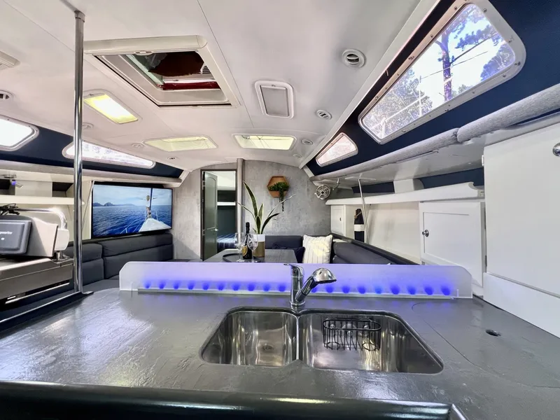 Slide: The Image of Hunter 38 2008 - 6043010