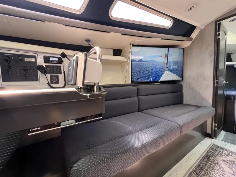 Slide: The Image of Hunter 38 2008 - 6043014