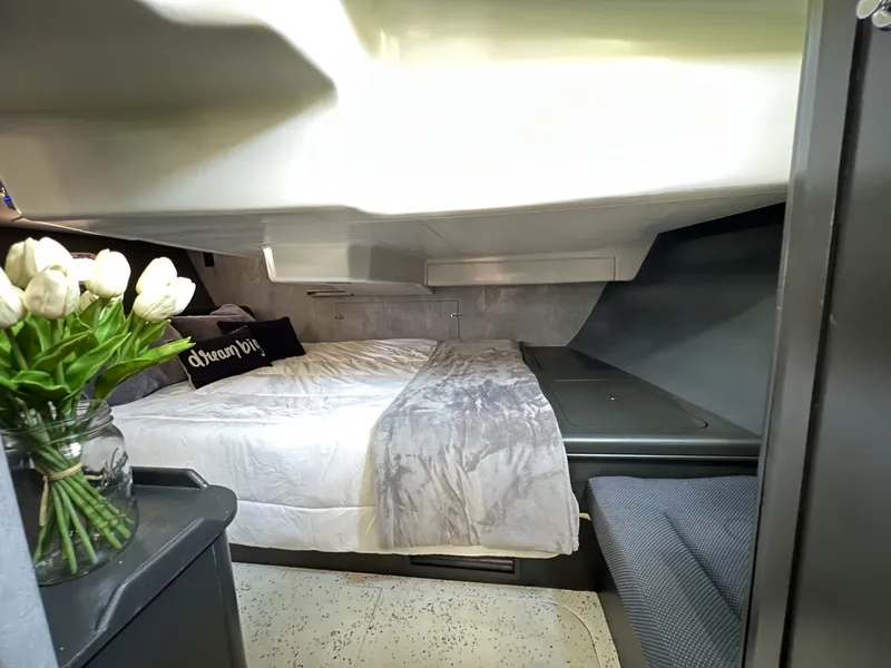 Slide: The Image of Hunter 38 2008 - 6043019