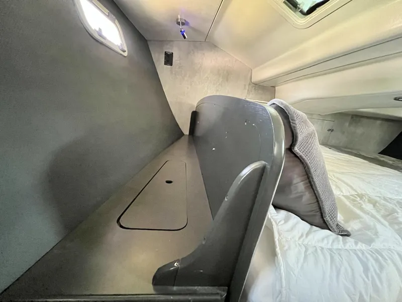 Slide: The Image of Hunter 38 2008 - 6043020