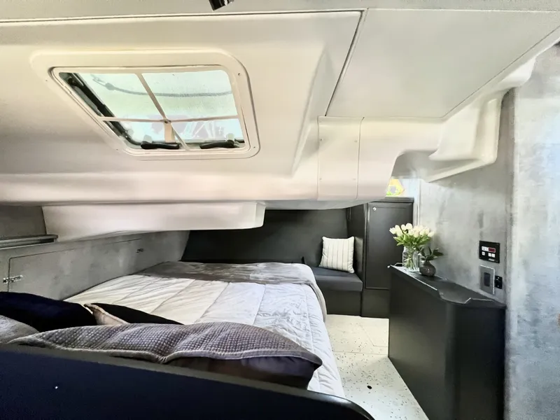 Slide: The Image of Hunter 38 2008 - 6043022