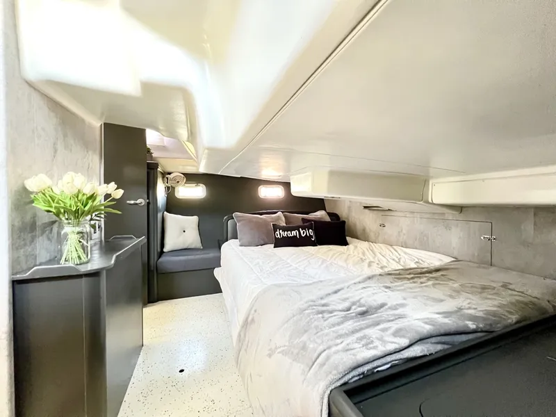 Slide: The Image of Hunter 38 2008 - 6043024