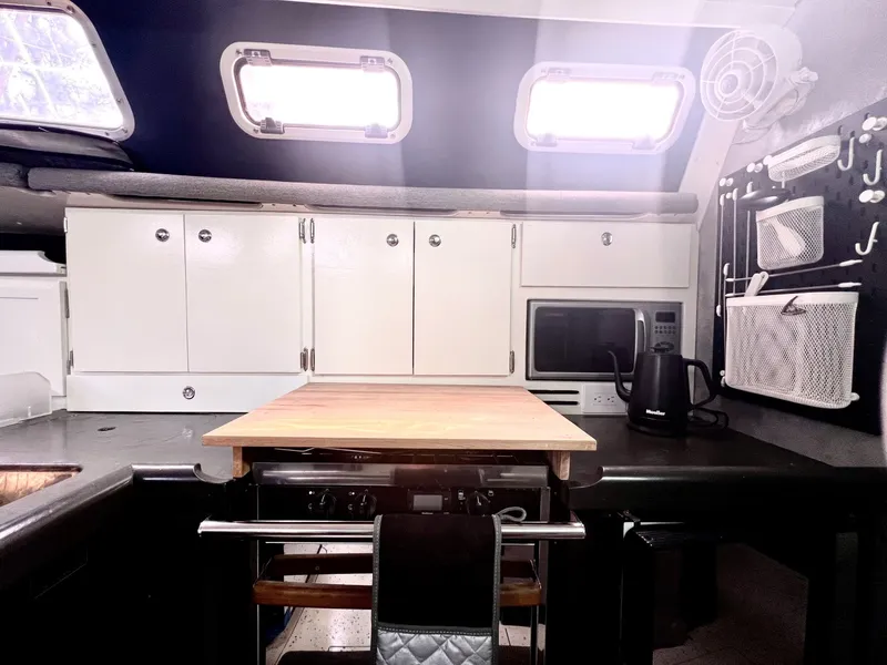 Slide: The Image of Hunter 38 2008 - 6043030